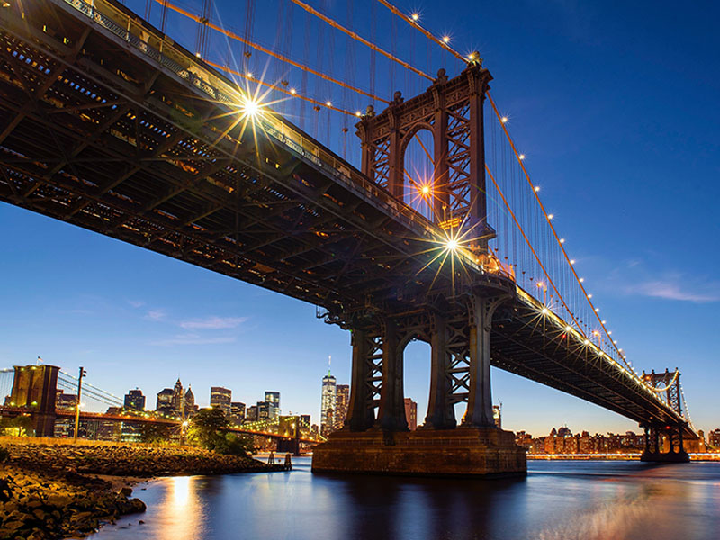 Brooklyn Bridge lit up at night
