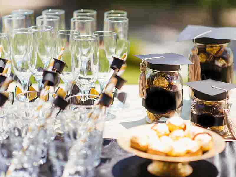 Graduation party items