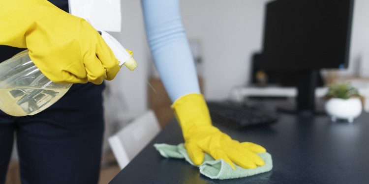 Cleaning table
