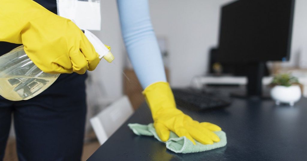 Cleaning table