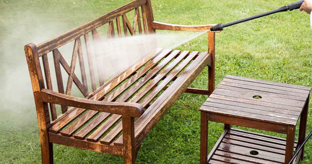 Cleaning bench