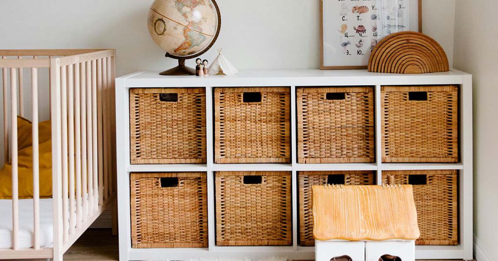 horizontal storage bin unit