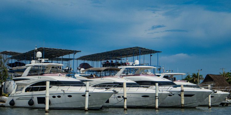 RV and boat storage